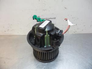 Used Heating and ventilation fan motor Peugeot 207/207+ (WA/WC/WM) 1.6 HDi 16V Price € 20,00 Margin scheme offered by Autodemontagebedrijf Otte