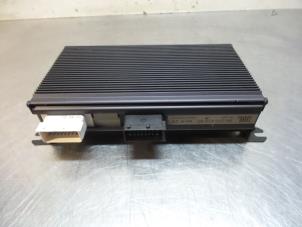 Used Radio amplifier Peugeot 607 (9D/U) 2.2 16V Price € 50,00 Margin scheme offered by Autodemontagebedrijf Otte
