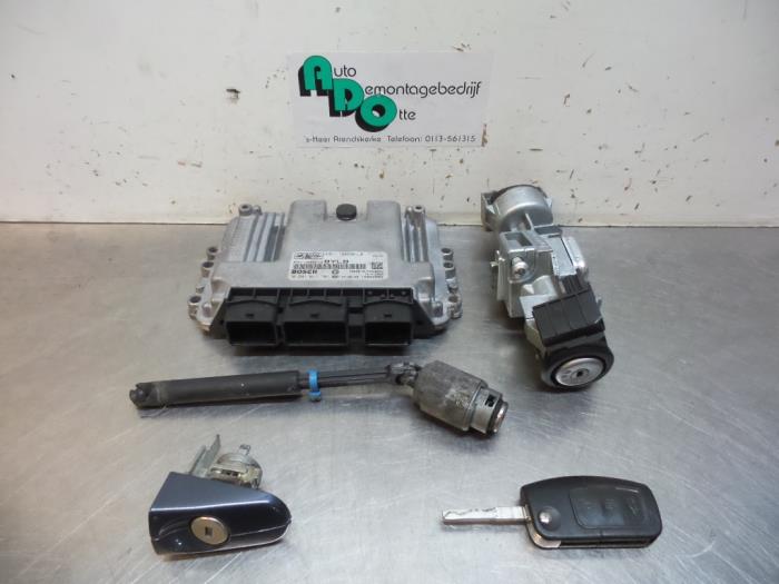 Used Ignition lock + computer Ford C-Max (DM2) 1.6 TDCi 16V 90 Price € 125,00 Margin scheme offered by Autodemontagebedrijf Otte