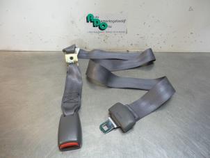 Used Rear seatbelt, centre Daihatsu YRV (M2) 1.3 16V DVVT Price € 25,00 Margin scheme offered by Autodemontagebedrijf Otte