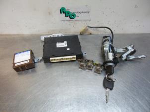 Used Ignition lock + computer Daihatsu YRV (M2) 1.3 16V DVVT Price € 125,00 Margin scheme offered by Autodemontagebedrijf Otte