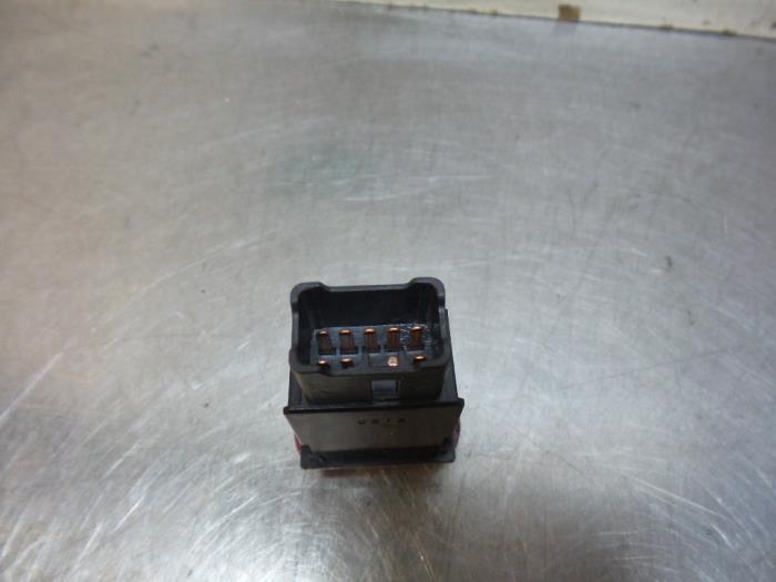 Panikbeleuchtung Schalter van een Suzuki Alto (RF410) 1.1 16V 2002