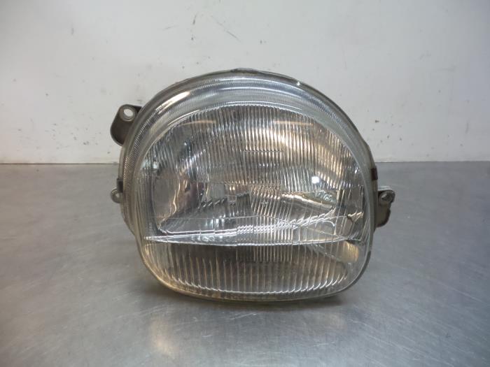 Headlight, right from a Renault Twingo (C06) 1.2 2000