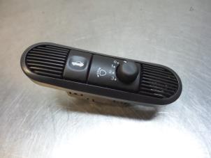Used AIH headlight switch Jaguar XJ8 (X308) 3.2 V8 32V Executive Price € 25,00 Margin scheme offered by Autodemontagebedrijf Otte