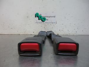 Usagé Insertion ceinture de sécurité arrière droite Chevrolet Aveo (250) 1.4 16V LS Prix € 25,00 Règlement à la marge proposé par Autodemontagebedrijf Otte