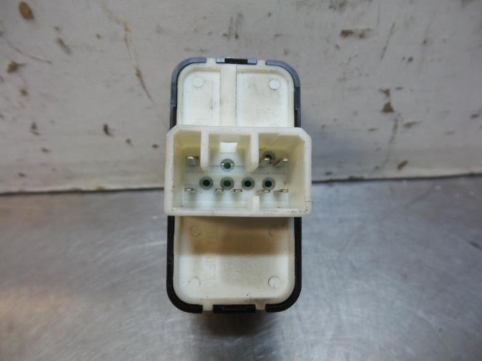 Mirror switch from a Daewoo Aveo (250) 1.4 16V LS 2009