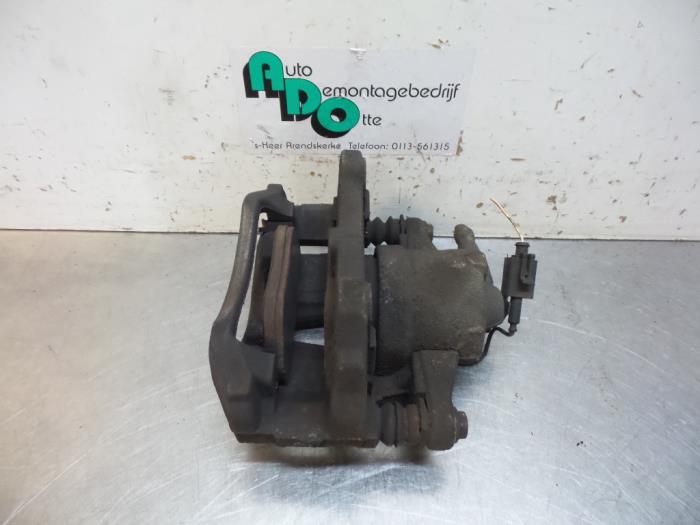 Gebrauchte Bremszange links vorne Fiat Grande Punto (199) 1.2 Preis € 10,00 Margenregelung angeboten von Autodemontagebedrijf Otte