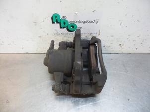 Used Front brake calliper, right Fiat Grande Punto (199) 1.2 Price € 15,00 Margin scheme offered by Autodemontagebedrijf Otte