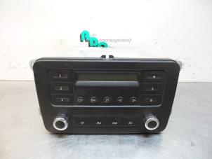 Used Radio Volkswagen Caddy III (2KA,2KH,2CA,2CH) 2.0 SDI Price € 50,00 Margin scheme offered by Autodemontagebedrijf Otte