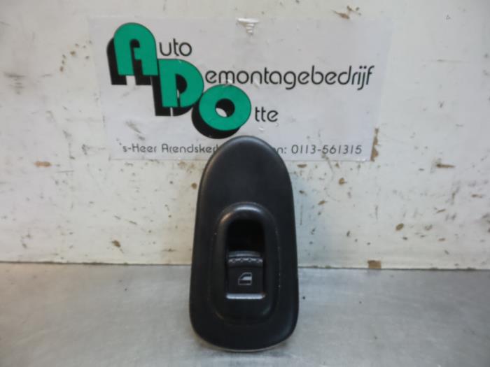 Electric window switch from a Seat Leon (1M1) 1.6 2000
