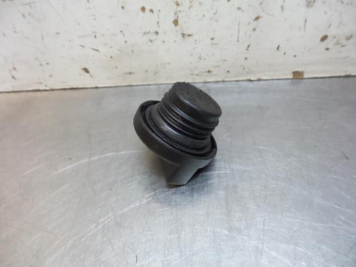 Oil cap from a Ford Transit Connect 1.8 TDCi 90 2005