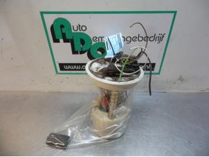 Used Electric fuel pump Ford Fiesta 5 (JD/JH) 1.25 16V Price € 20,00 Margin scheme offered by Autodemontagebedrijf Otte