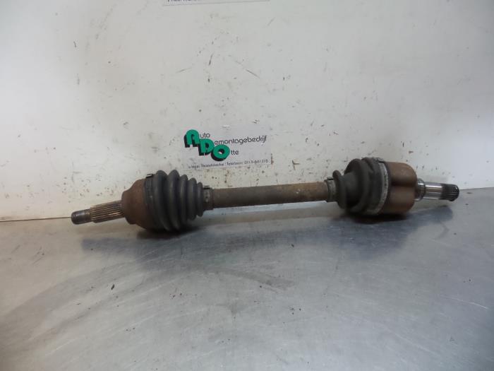 Front drive shaft, left from a Ford Mondeo III Wagon 1.8 16V 2001