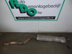 Used Exhaust middle silencer Opel Zafira (F75) 1.6 16V Price € 50,00 Margin scheme offered by Autodemontagebedrijf Otte