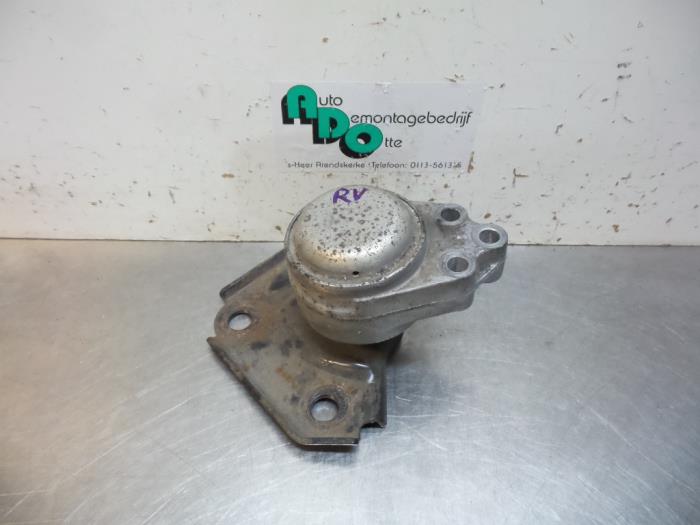 Usagé Support moteur Ford Fiesta 5 (JD/JH) 1.25 16V Prix € 10,00 Règlement à la marge proposé par Autodemontagebedrijf Otte