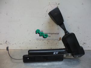 Used Seatbelt tensioner, right BMW 3 serie Touring (E36/3) 318i Price € 40,00 Margin scheme offered by Autodemontagebedrijf Otte