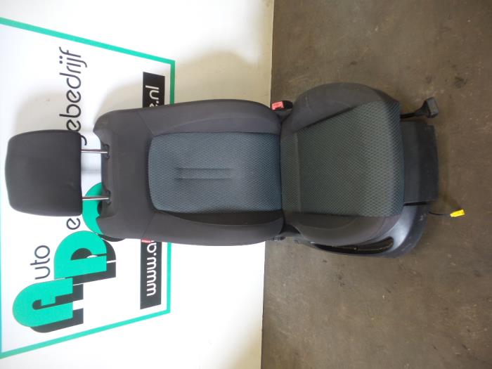 Seat, right from a Seat Altea XL (5P5) 1.4 TSI 16V 2008