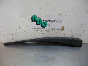 Usados Brazo de limpiaparabrisas detrás Ford Mondeo IV Wagon 2.0 16V Precio € 15,00 Norma de margen ofrecido por Autodemontagebedrijf Otte