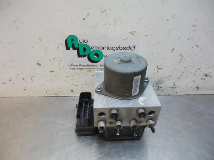 Usagé Ordinateur ABS Ford Mondeo IV Wagon 2.0 16V Prix € 100,00 Règlement à la marge proposé par Autodemontagebedrijf Otte