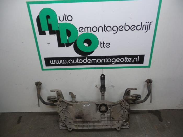 Subframe from a Seat Altea XL (5P5) 1.4 TSI 16V 2008