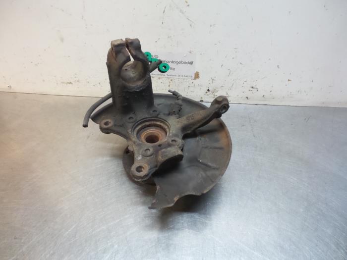 Knuckle, front right from a Seat Altea XL (5P5) 1.4 TSI 16V 2008