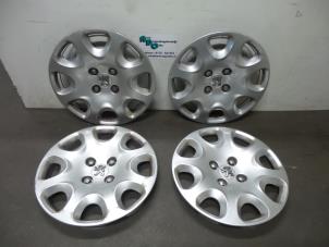 Used Wheel cover set Peugeot 307 SW (3H) 2.0 HDi 90 Price € 30,00 Margin scheme offered by Autodemontagebedrijf Otte