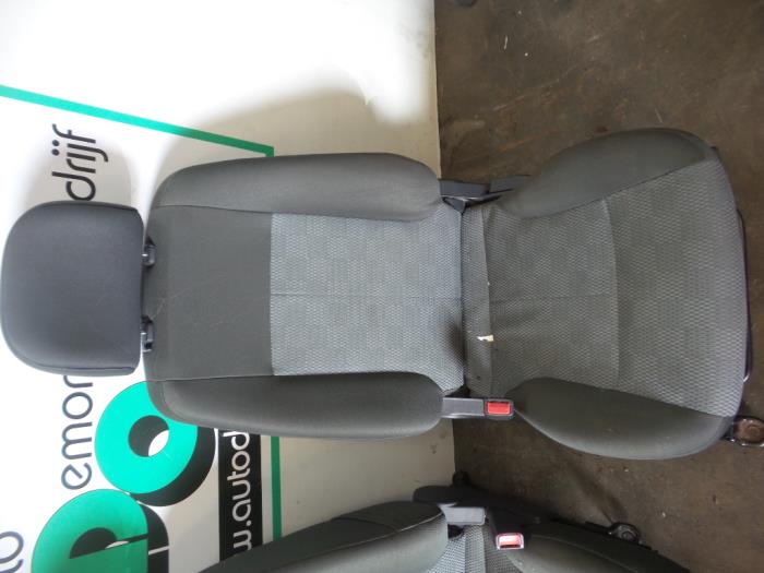 Seat, left from a Kia Picanto (BA) 1.0 12V 2005