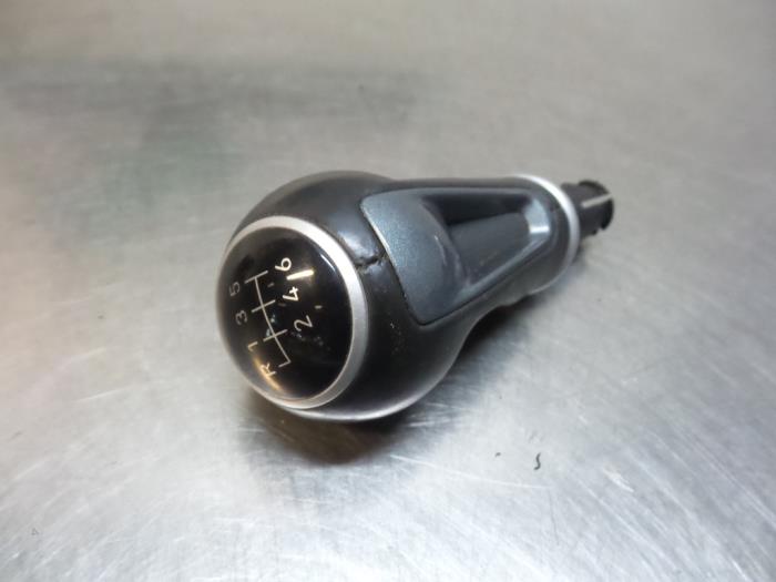 Gear stick knob from a Seat Altea XL (5P5) 1.4 TSI 16V 2008
