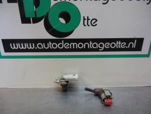 Usados Sensor de árbol de levas Alfa Romeo MiTo (955) 1.3 JTDm 16V Eco Precio € 30,00 Norma de margen ofrecido por Autodemontagebedrijf Otte