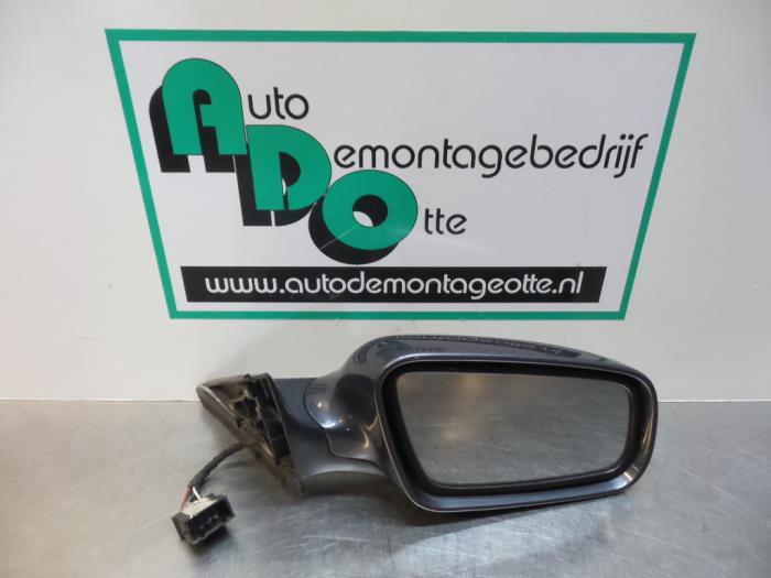 Wing mirror, right from a Audi A3 2002