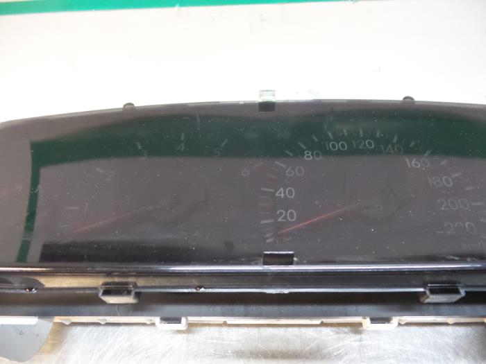 Instrumentenbrett van een Toyota Corolla Verso (E12) 2.0 D-4D 16V 90 2002