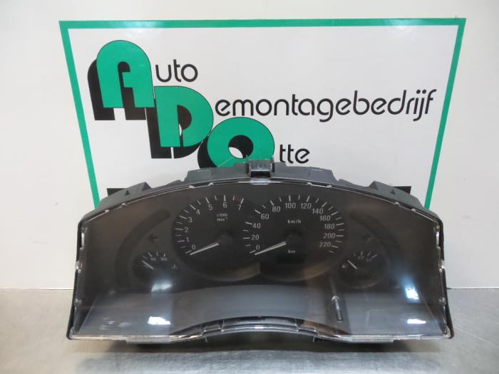 Begagnade Instrumentpanel Opel Meriva (A) 1.4 16V Twinport Pris € 50,00 Marginaltabell erbjuds av Autodemontagebedrijf Otte
