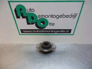 Used Gearbox rubber Peugeot 307 (3A/C/D) 2.0 16V Price € 10,00 Margin scheme offered by Autodemontagebedrijf Otte