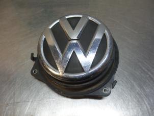 Usagé Poignée hayon Volkswagen Polo Prix € 15,00 Règlement à la marge proposé par Autodemontagebedrijf Otte