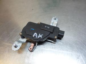 Used Central locking motor Kia Picanto (BA) 1.0 12V Price € 20,00 Margin scheme offered by Autodemontagebedrijf Otte
