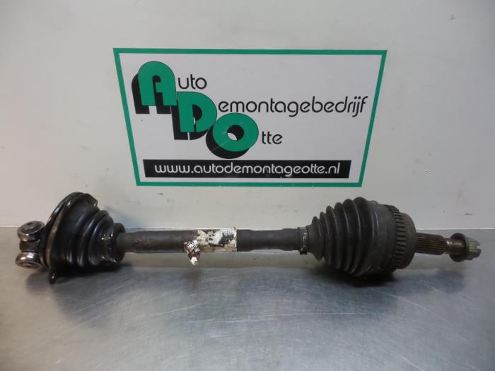Front drive shaft, left from a Opel Movano (4A1; 4A2; 4B2; 4B3; 4C2; 4C3) 2.5 CDTI 2005
