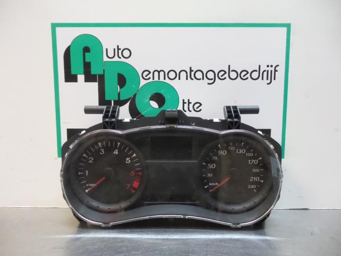 Instrument panel from a Renault Clio III (BR/CR) 1.2 16V 75 2010