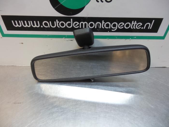 Rear view mirror from a Opel Astra H (L48) 1.6 16V Twinport 2004