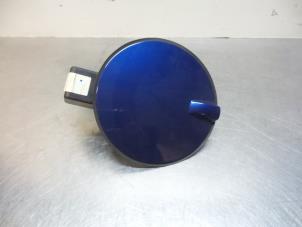 Used Tank cap cover Opel Astra H (L48) 1.6 16V Twinport Price € 10,00 Margin scheme offered by Autodemontagebedrijf Otte