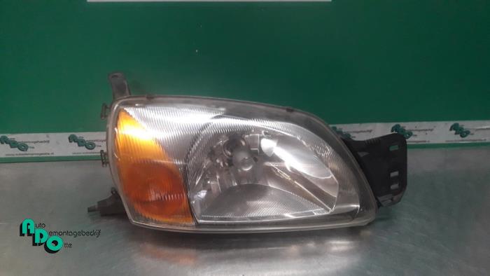 Używane Reflektor prawy Ford Courier (J3/5) 1.8 D Cena € 25,00 Procedura marży oferowane przez Autodemontagebedrijf Otte