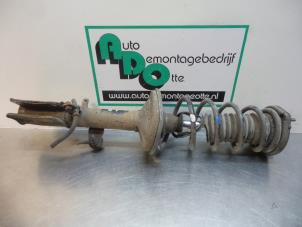 Used Rear shock absorber rod, left Toyota Celica (T20) 1.8i 16V Price € 30,00 Margin scheme offered by Autodemontagebedrijf Otte