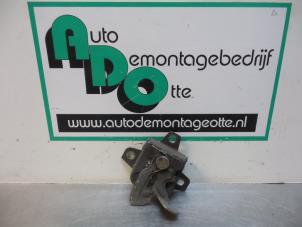 Used Bonnet lock mechanism Citroen Jumper (U9) 2.2 HDi 100 Euro 4 Price € 25,00 Margin scheme offered by Autodemontagebedrijf Otte