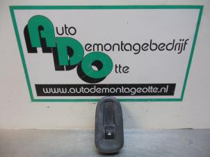 Used Electric window switch Opel Movano 2.3 CDTi 16V FWD Price € 10,00 Margin scheme offered by Autodemontagebedrijf Otte