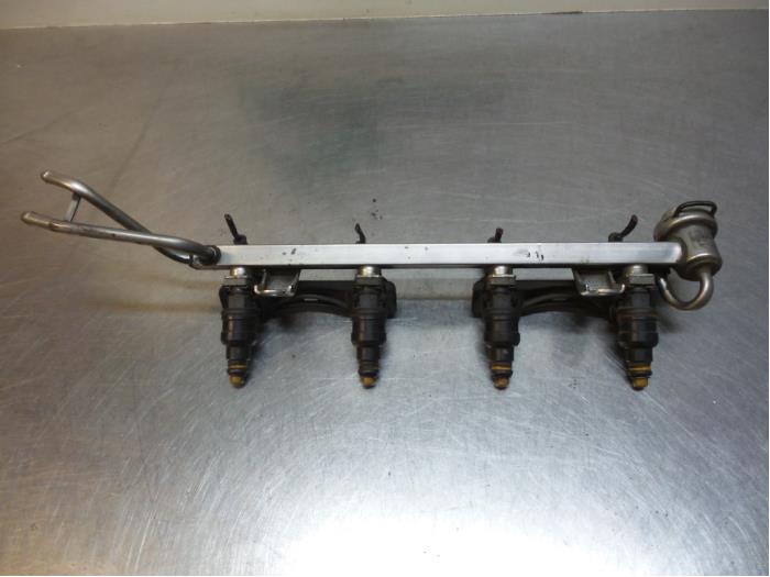 Usagé Système d'injection Volkswagen Golf IV (1J1) 1.8 20V Turbo Prix € 20,00 Règlement à la marge proposé par Autodemontagebedrijf Otte