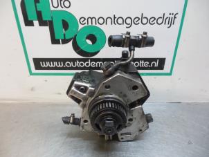 Used Diesel pump BMW 7 serie (E65/E66/E67) 740d V8 32V Price € 250,00 Margin scheme offered by Autodemontagebedrijf Otte