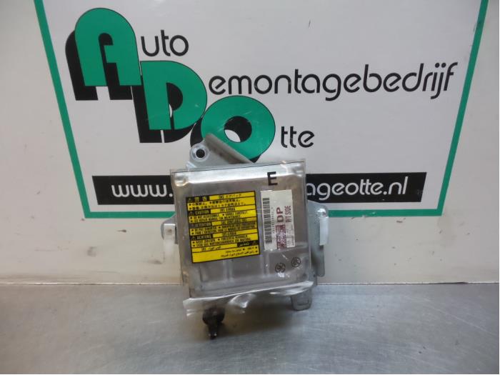 Begagnade Airbagmodul Lexus IS (E2) 200 2.0 24V Pris € 30,00 Marginaltabell erbjuds av Autodemontagebedrijf Otte