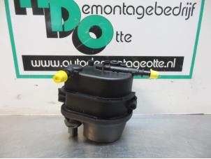 Used Fuel filter housing Peugeot 206 (2A/C/H/J/S) 1.4 HDi Price € 25,00 Margin scheme offered by Autodemontagebedrijf Otte