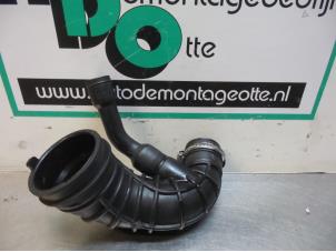 Used Air intake hose Peugeot 206 (2A/C/H/J/S) 1.4 HDi Price € 10,00 Margin scheme offered by Autodemontagebedrijf Otte