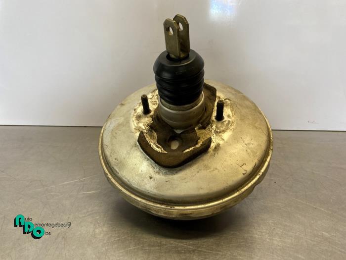 Usagé Servo frein Mercedes 190 D (W201) 2.0 D Prix € 50,00 Règlement à la marge proposé par Autodemontagebedrijf Otte