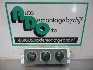 Usados Panel de control de calefacción Renault Twingo (C06) 1.2 Precio € 15,00 Norma de margen ofrecido por Autodemontagebedrijf Otte